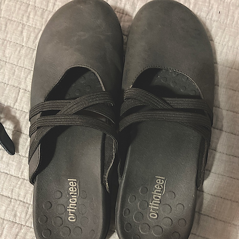 Vionic orthaheel mules. BLACK